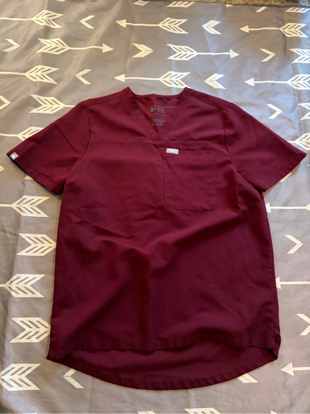Figs Kaya women’s Short Sleeve V-Neck Scrub Top in Burgundy